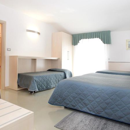 Hotel Miorelli Torbole Sul Garda Luaran gambar