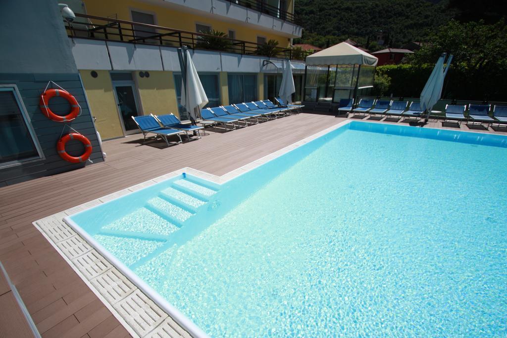 Hotel Miorelli Torbole Sul Garda Luaran gambar