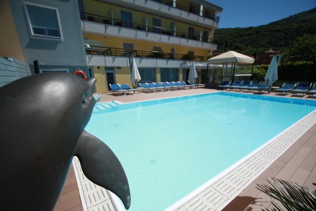 Hotel Miorelli Torbole Sul Garda Luaran gambar