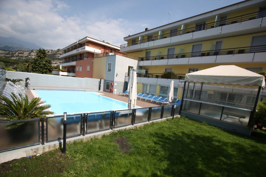 Hotel Miorelli Torbole Sul Garda Luaran gambar
