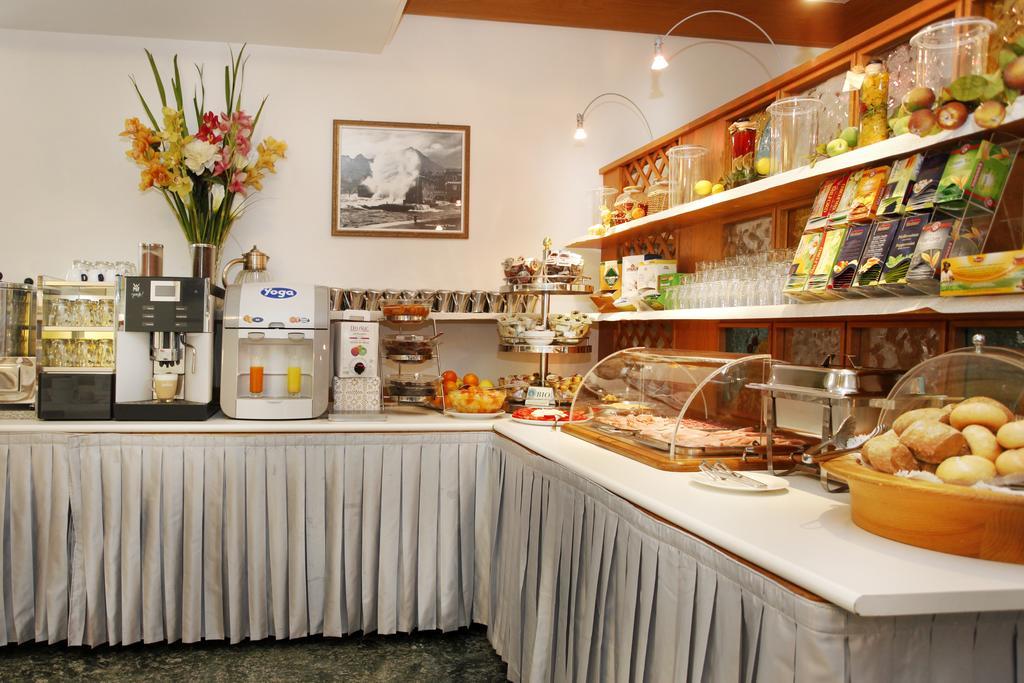 Hotel Miorelli Torbole Sul Garda Luaran gambar