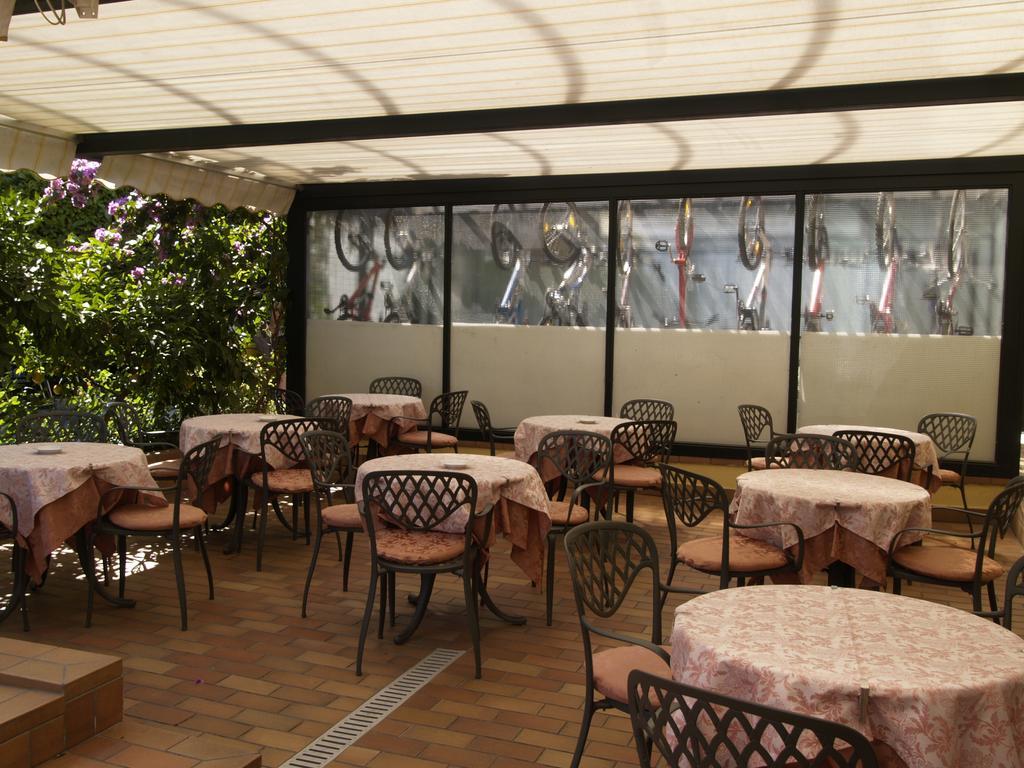 Hotel Miorelli Torbole Sul Garda Luaran gambar