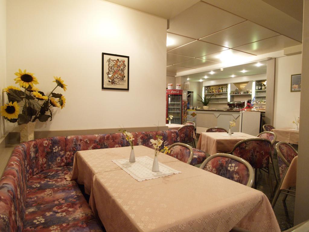 Hotel Miorelli Torbole Sul Garda Luaran gambar