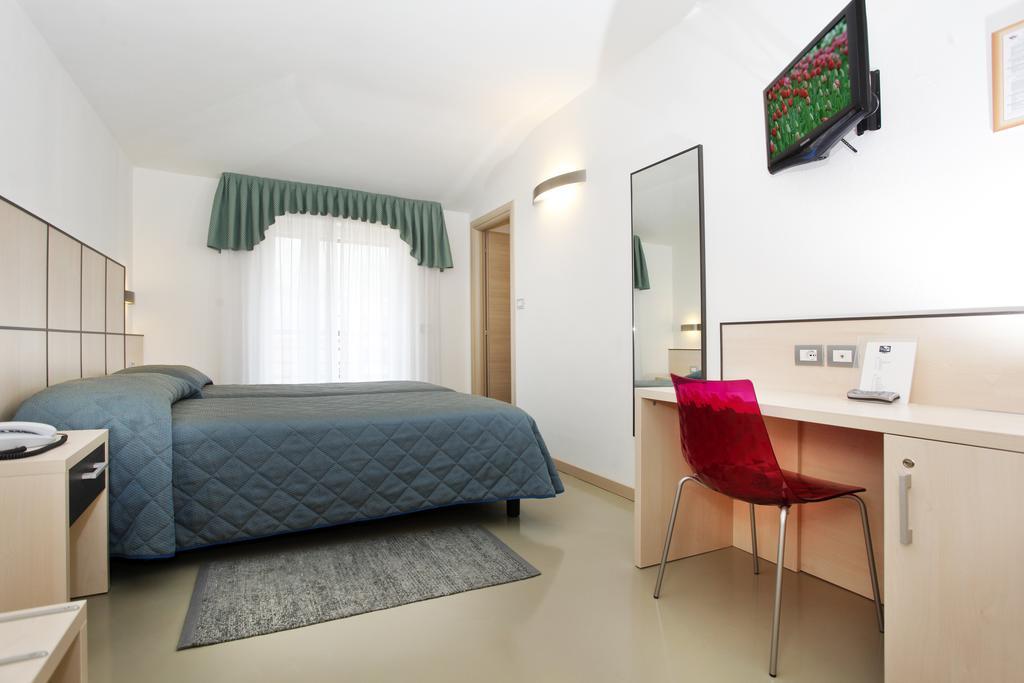 Hotel Miorelli Torbole Sul Garda Luaran gambar