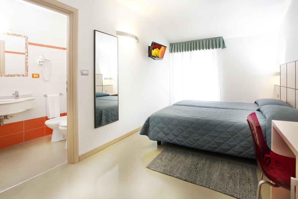 Hotel Miorelli Torbole Sul Garda Luaran gambar