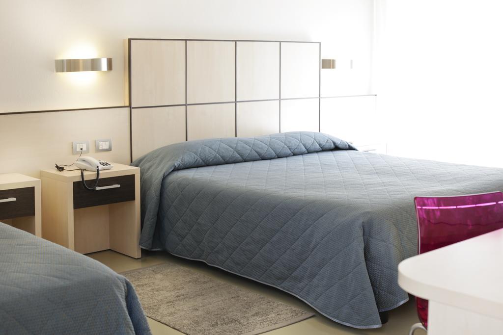 Hotel Miorelli Torbole Sul Garda Luaran gambar
