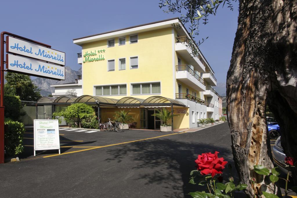 Hotel Miorelli Torbole Sul Garda Luaran gambar