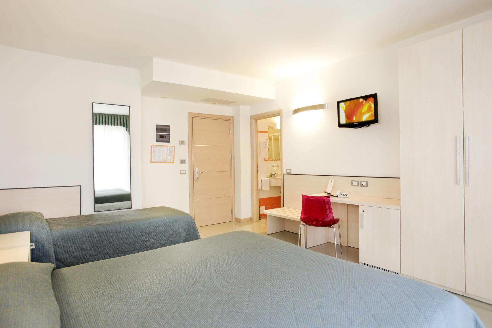 Hotel Miorelli Torbole Sul Garda Luaran gambar