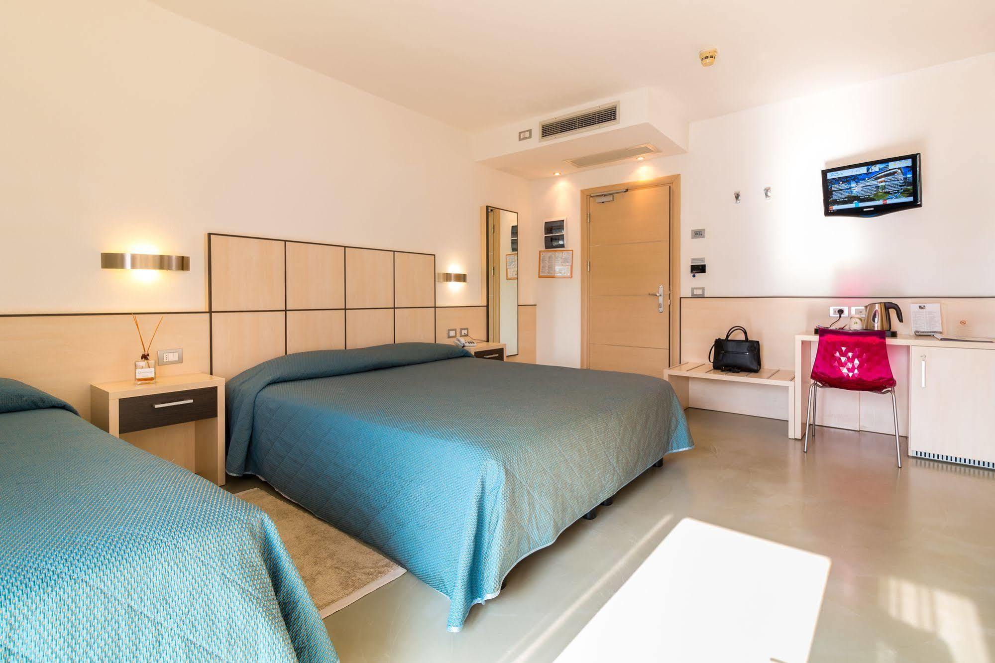 Hotel Miorelli Torbole Sul Garda Luaran gambar